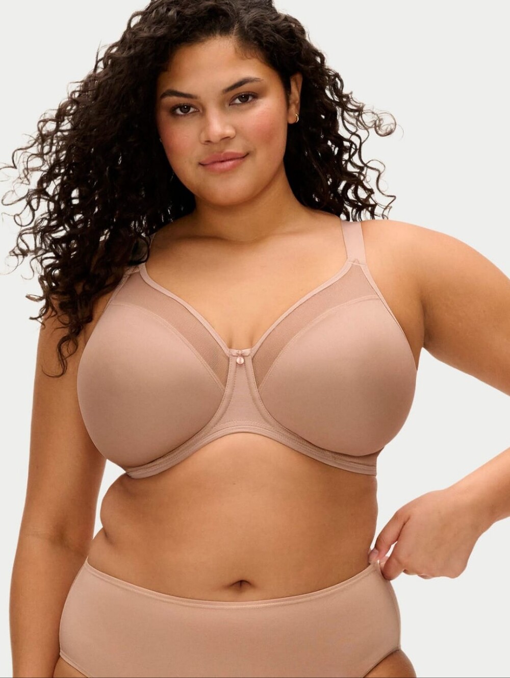 Elomi Smooth Banded Bra in Sahara size US 32L Underwire Nude